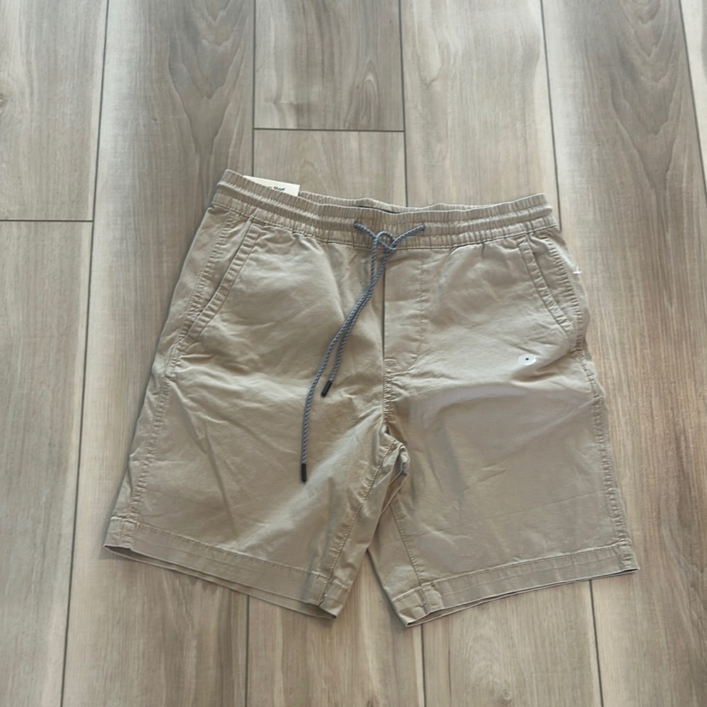 New with tags Aeropostale Brand Men's Tan Khaki Jogger Shorts Size Small S